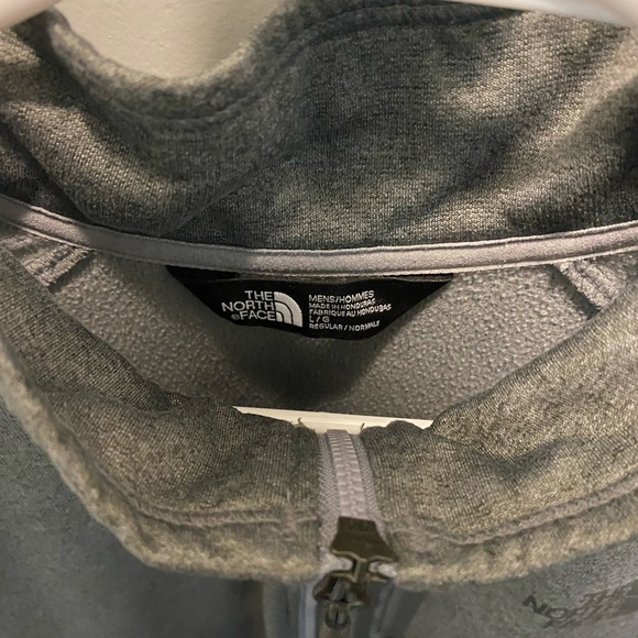 Brand New Men’s Large North Face 1/4 Zip! - Picture 2 of 2